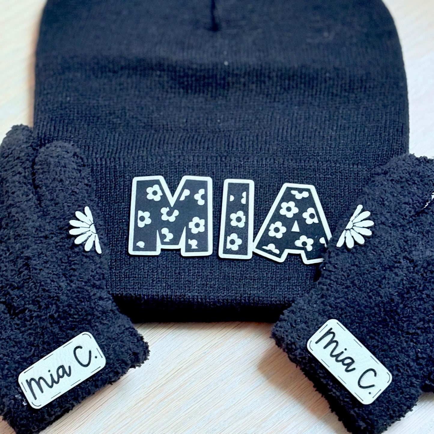 Personalized beanie| dinosaur beanie| winter hat toddler| flower beanie| name beanie| dinosaurs lovers | hat mitten set| kids custom beanie